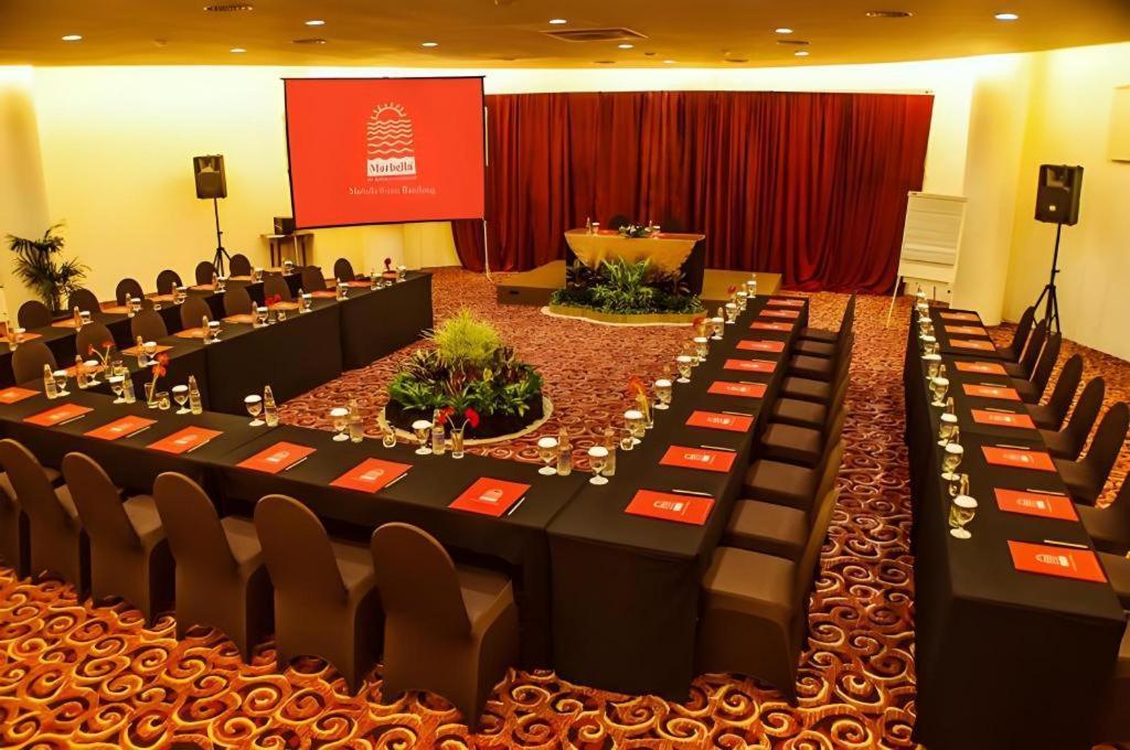 Aparthotel @ Marbella Dago Cimenyan